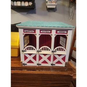 Vintage Y2k Kid Kore 3 Horse Stable Barn Toy Playset Rare 2000
